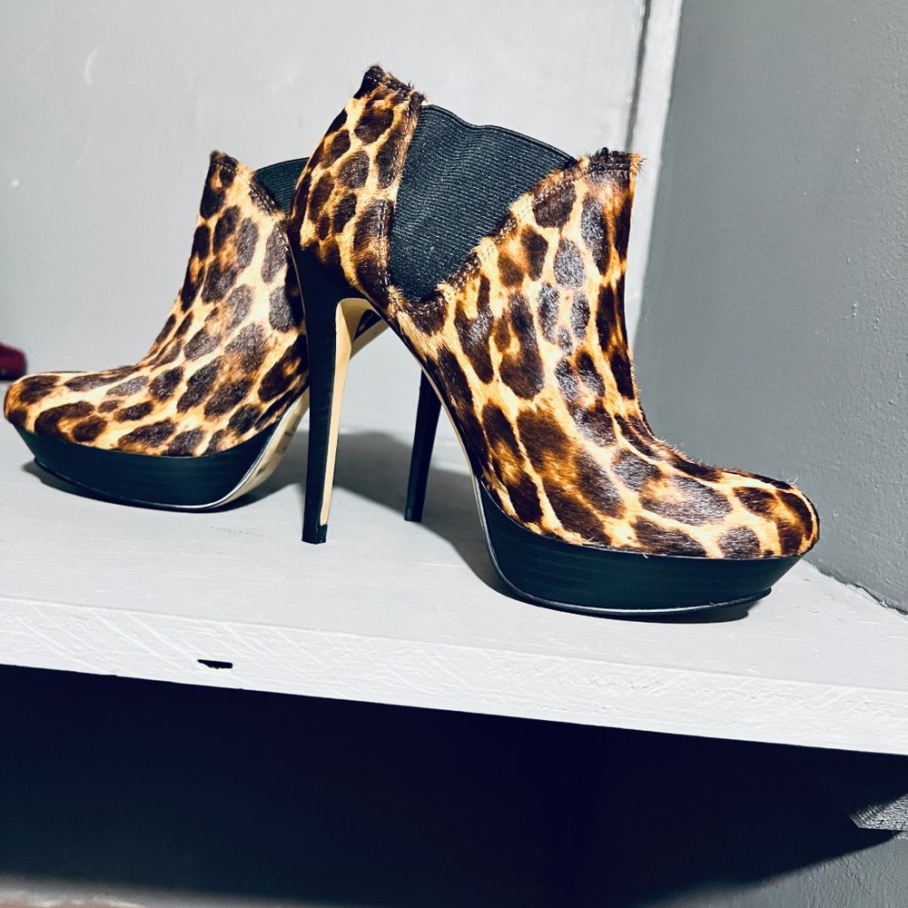 BRAND NEW Size 5.5 Calf Hair Leopard & Black Boots Booties by INC $89 MSRP